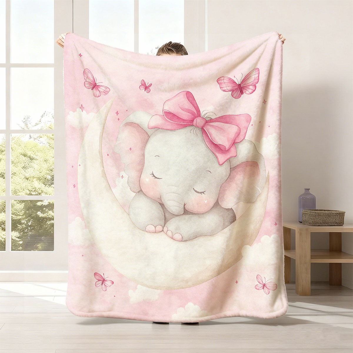ぬいぐるみの赤ちゃん象のムーンブランケット、ピンクの子供部屋 - Baby Nursery In Hospital のレビューと価格
