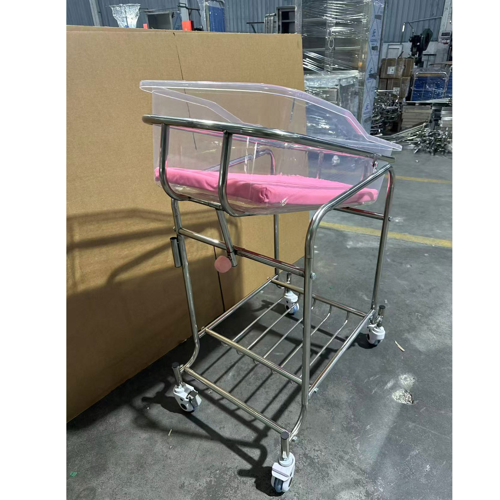 ステンレス製ベビーベッドトロリー、角度調節可能、吐き戻し防止 - Baby Nursery Cart のレビューと価格