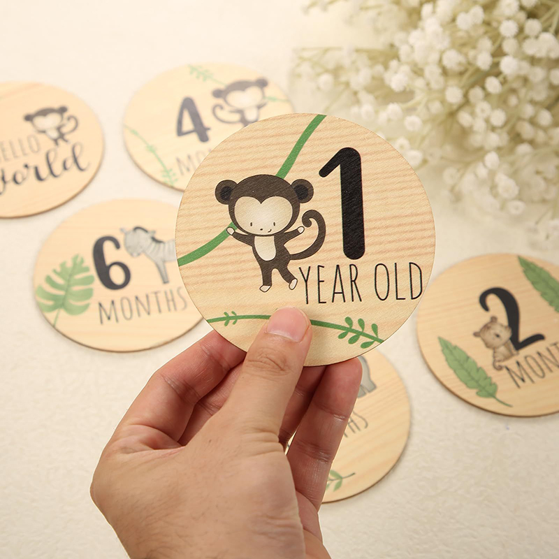 赤ちゃんのための木製の動物のテーマの写真カード、月のカード、 - Milestone Card Set のレビューと価格