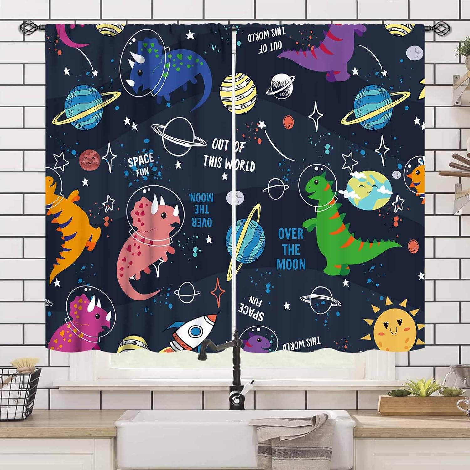 恐竜カーテン 子供部屋用、漫画の動物恐竜宇宙惑星宇宙飛行士テ - Baby Nursery Animal Theme のレビューと価格
